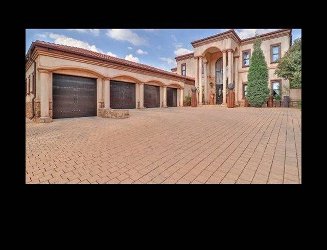 3 BEDROOM HOUSE FOR SALE IN MIDSTREAM ESTATE